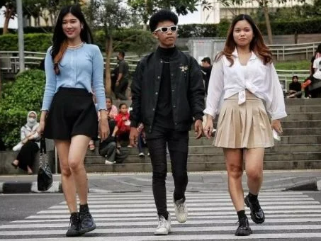 Fashion Streetwear yang Lagi Hits di Kalangan Anak Muda